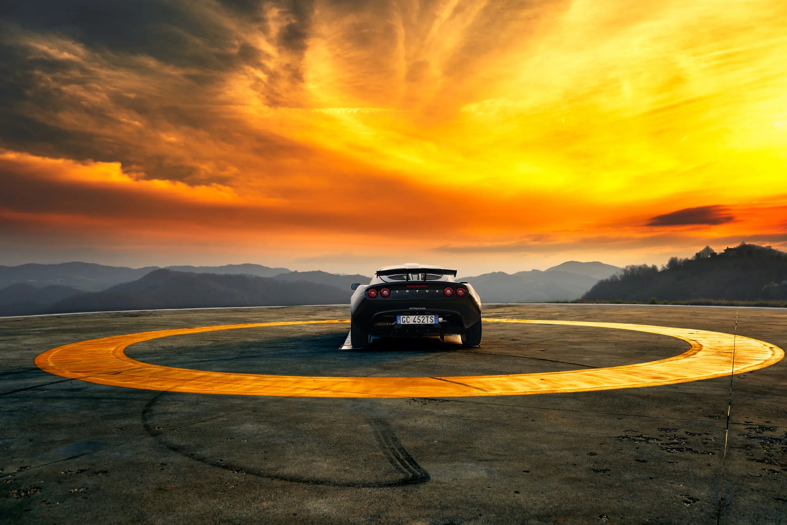 Lotus Exige at dusk #06 — photograph by Andrea Corno