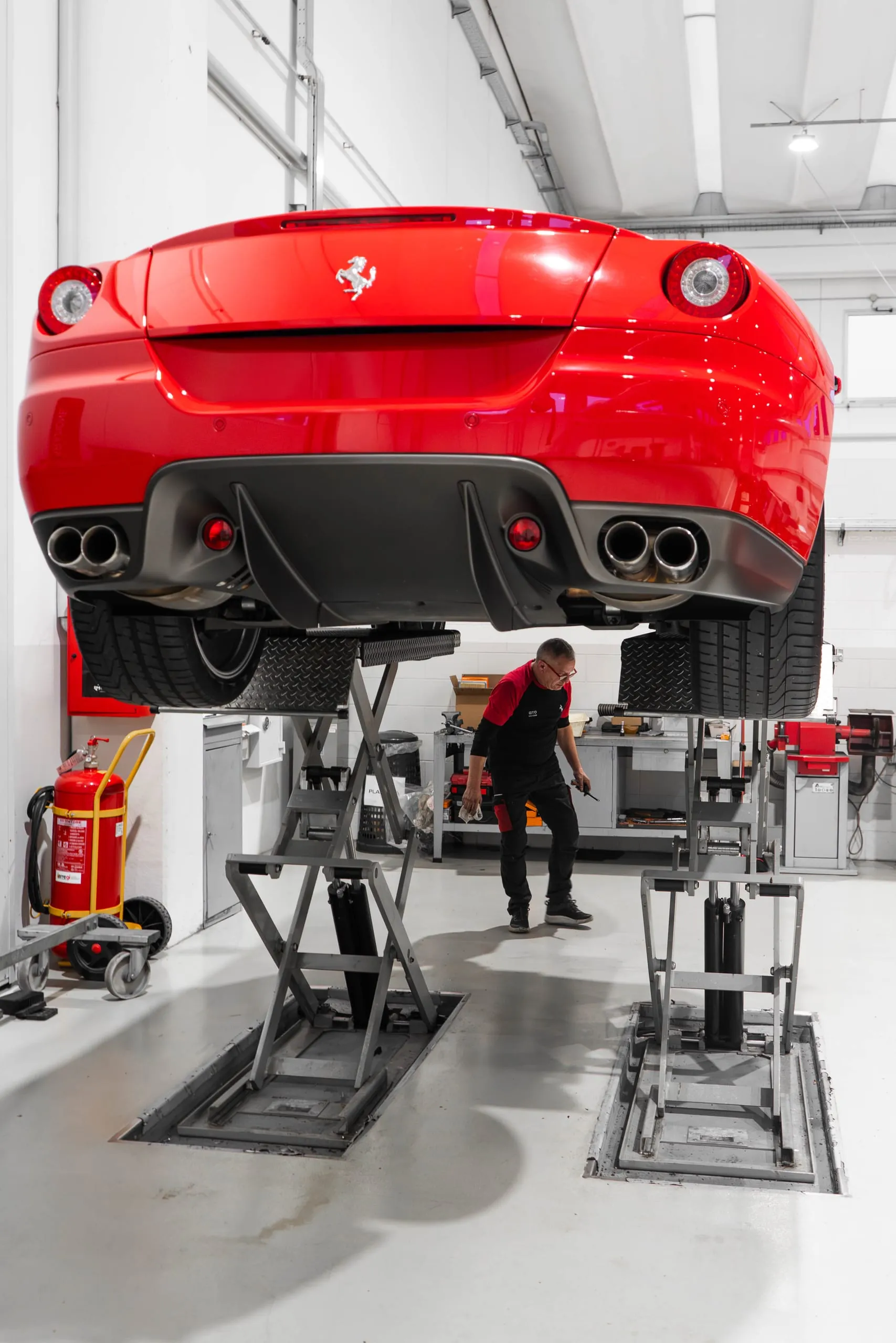 Ferrari Service — by Andrea Corno